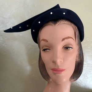 1950's NAVY FELT CAP + RHINESTONE STUDDED FELT "FEATHER"/**Corrected color**